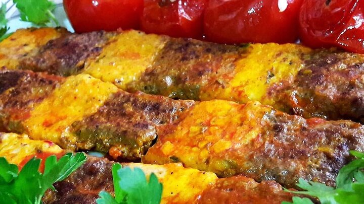 طرز تهیه کباب تابه‌ای دو رنگ + فیلم