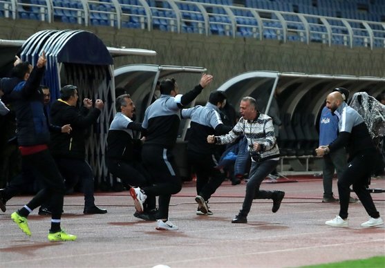 کمالوند: باید سر تا پای بازیکنان نفت مسجدسلیمان را طلا گرفت