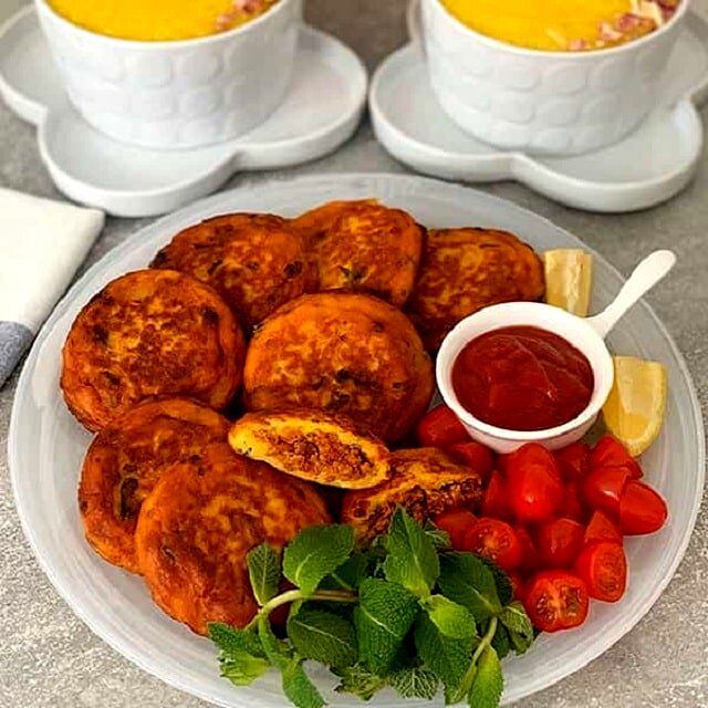 طرز تهیه کوکو سیب زمینی شکم پر به ۲ روش