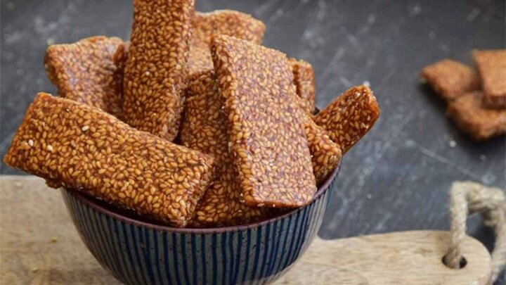 طرز تهیه سوهان کنجدی در منزل + فیلم