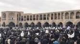 کشاورزان اصفهانی دیشب را در زاینده‌رود خوابیدند