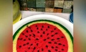 طرز تهیه کیک هندوانه ای بدون فر مناسب شب یلدا
