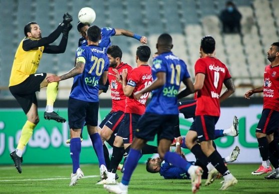 ورمزیار: کادر فنی استقلال در استفاده از خارجی‌ها نباید عجله کند