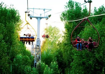 ورود خانواده‌های پُرجمعیت به مراکز گردشگری "ناژوان" اصفهان رایگان است