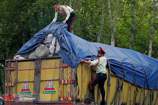 هجوم پوشاک قاچاق بنگلادشی به مرزهای ایران/ انهدام پوشاک ایرانی در محاصره قاچاق