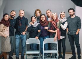 عکس دسته جمعی بازیگران در مدرسه صابر ابر