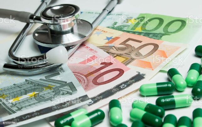  پول، سیاست، اقتدار  و اندکی افتخار