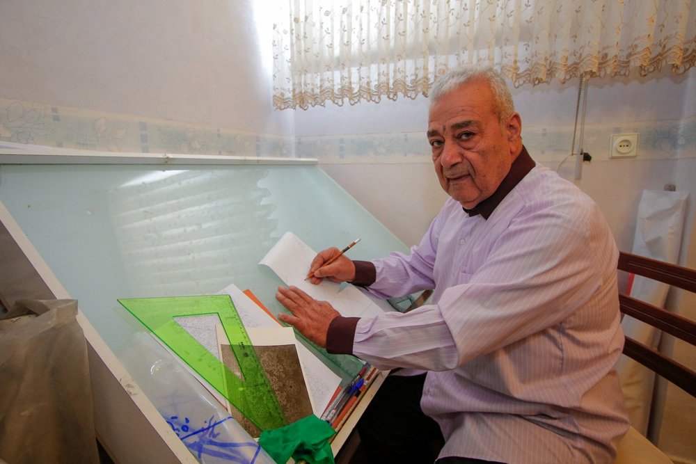 مرتضی مطیفی‌فرد از فوت‌و‌فن بسیار و گستردگی هنر گچ‌بری می‌گوید:راضی از عمری که در هنر این خاک گذشت