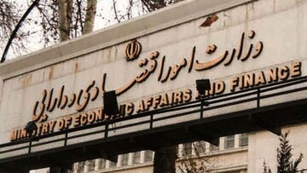 وزارت اقتصاد دولت سیزدهم: تورم در دولت قبلی 60درصد بود،موجودی خزانه هم منفی بود/ همه چیز آنها بد بود اما ما خوبیم