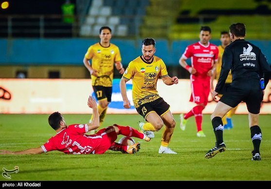 سپاهان در پیچ خطرناک پیکان