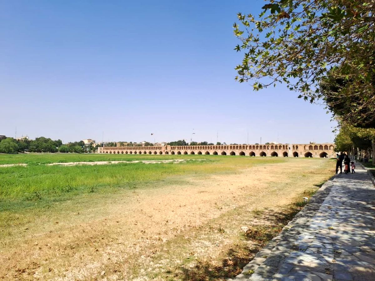 زاینده‌رود به اصفهان رسید به پل‌های تاریخی نه!