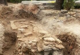 کشف حوضچه تاریخی در محوطه چهارباغ عباسی اصفهان