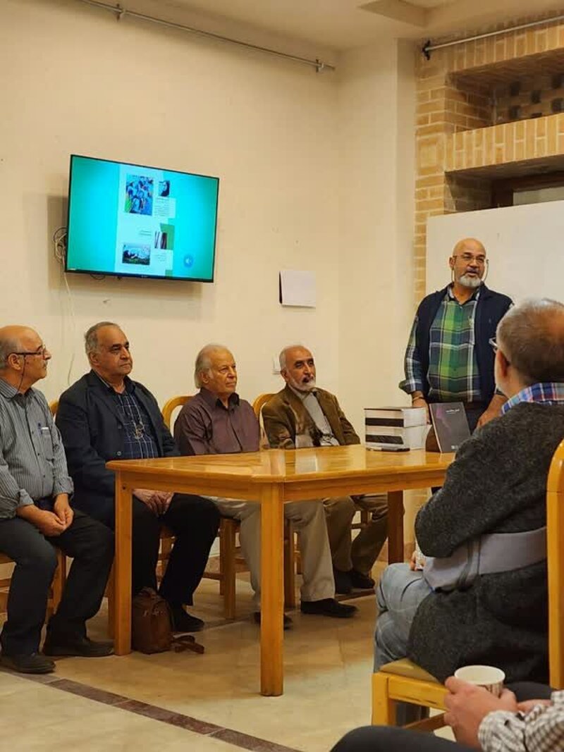رو نمایی از کتاب «انسان معاصر»/ ماحصل جمعی هنرمندان تجسمی اصفهان به بار نشست