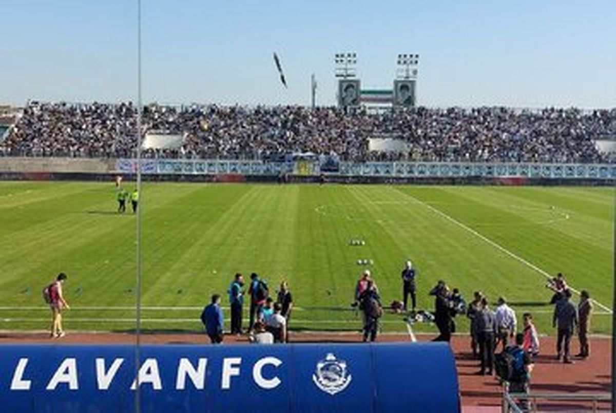 تاخیر در آغاز بازی ملوان - پرسپولیس