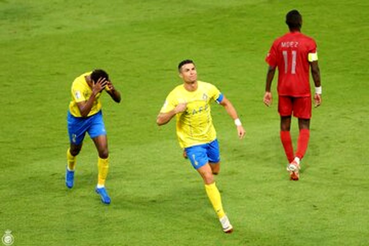 خشم رونالدو از تشویق مسی؛ واکنش تند کریس به هواداران رقیب