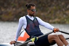 کاپیتان تیم ملی پس از دستفروشی: با ماهی ۴ میلیون نمی‌توان زندگی کرد