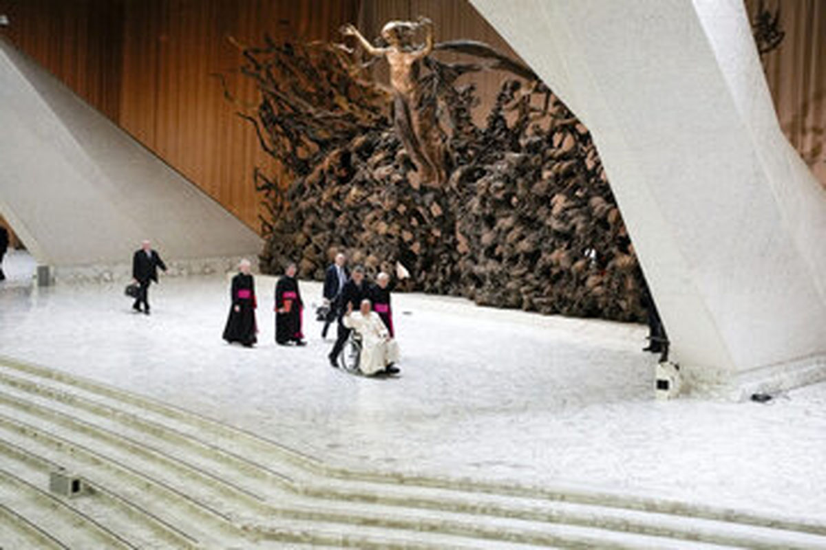 باید کلیسا را از حالت مردانه خارج کرد / زنان روشی برای تأمل در الهیات دارند که با مردان متفاوت است