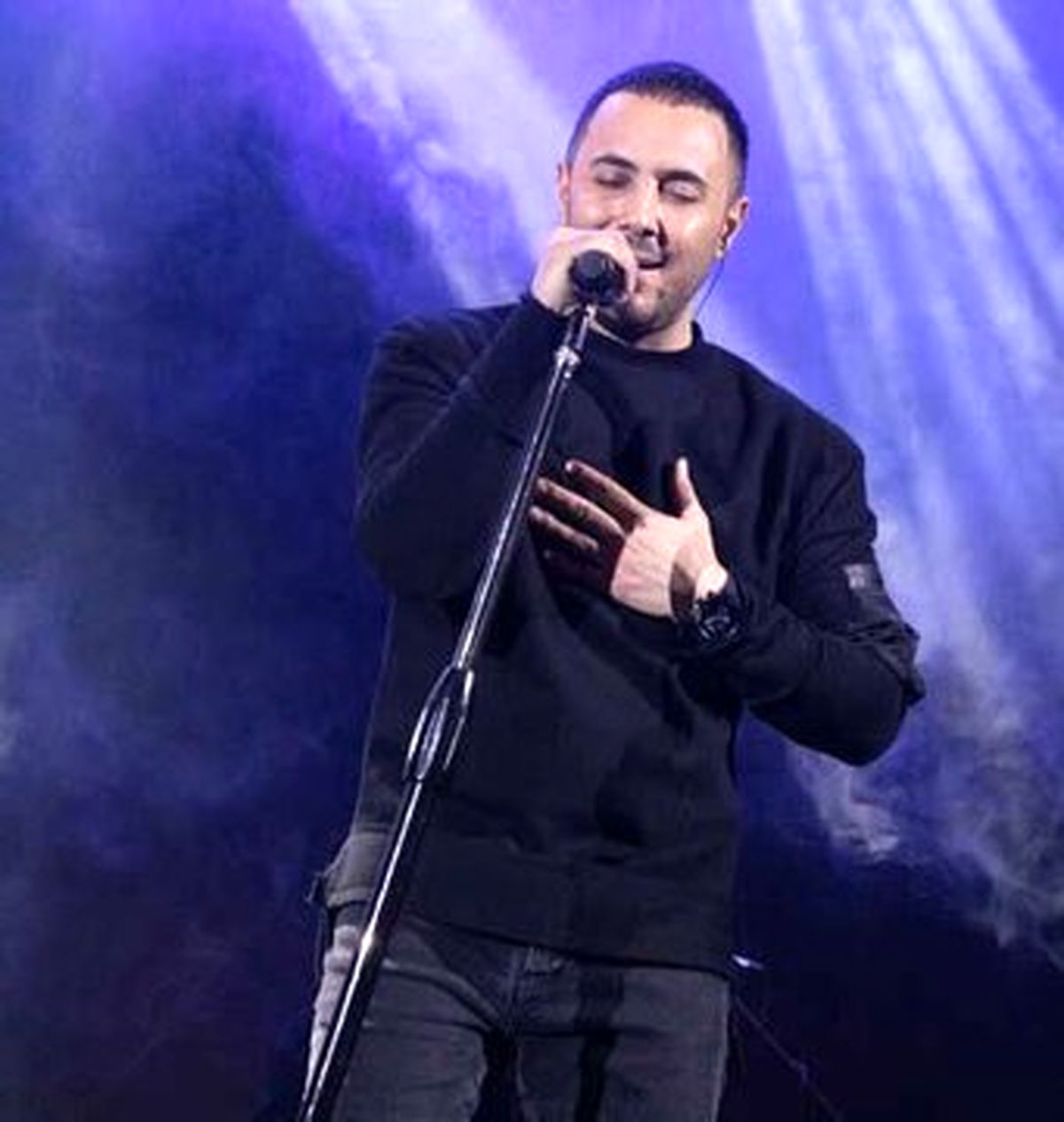 آقای خواننده در بیمارستان بستری شد