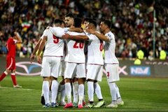 قلعه‌نویی ۳ بازیکن را خط زد!