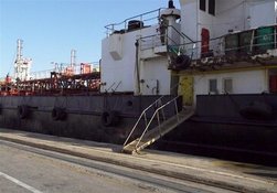 توقیف شناور حامل ۲ میلیون لیتر گازوئیل قاچاق توسط سپاه+جزئیات