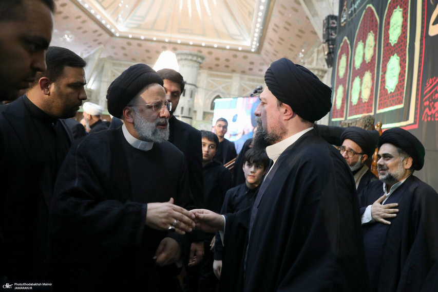 تصاویری از خوش و بش ابراهیم رئیسی و سیدحسن خمینی در مراسم شب قدر