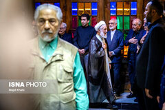 عکسی از همنشینی کاظم صدیقی و حدادعادل در مراسم ختم معاون اول احمدی نژاد