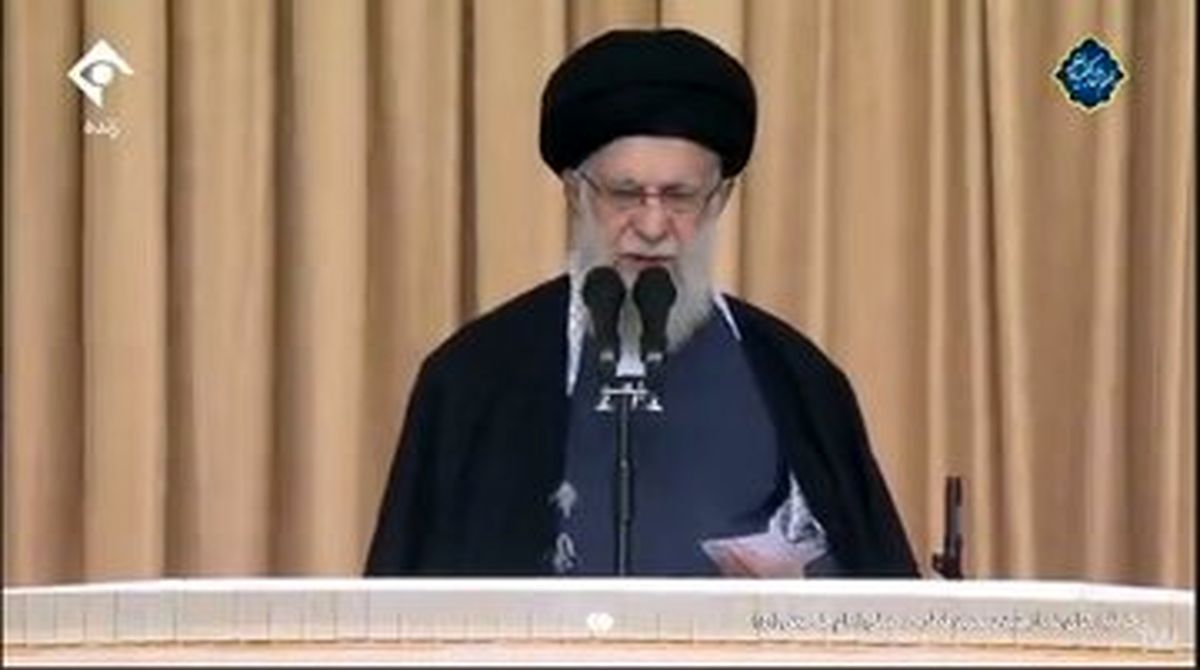 رهبر انقلاب: وحدت را شکستن و دو گروه جعلی درست کردن به ضرر کشور، دین و دنیای شماست /اسرائیل بخاطر حمله به کنسولگری ایران قطعا تنبیه خواهد شد