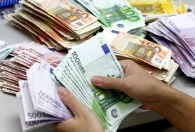 کاهش نرخ دلار آمریکا و تقویت یورو بانکی