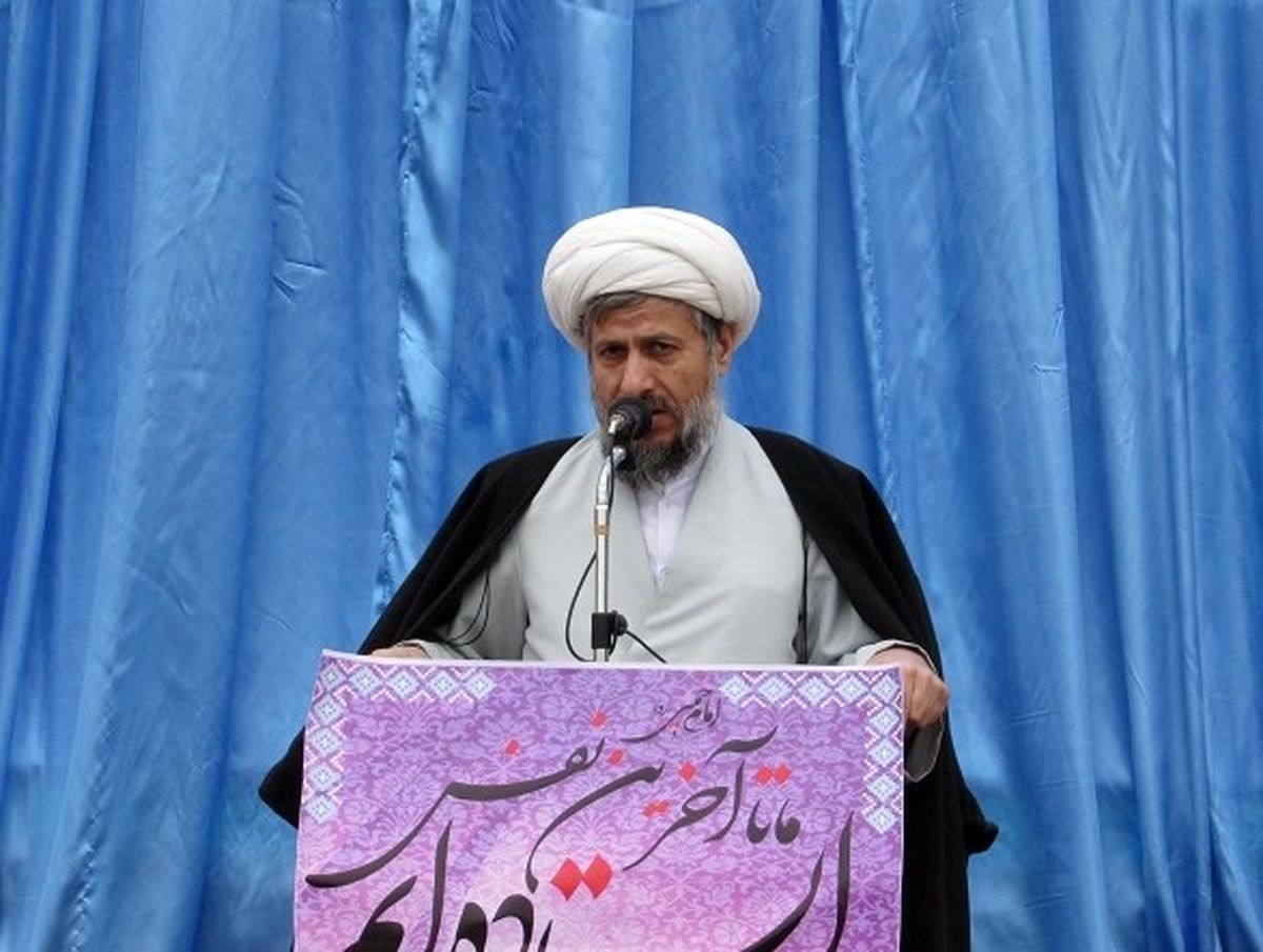 دو قطبی شدن فضای سیاسی در انتخابات هدف دشمنان نظام است