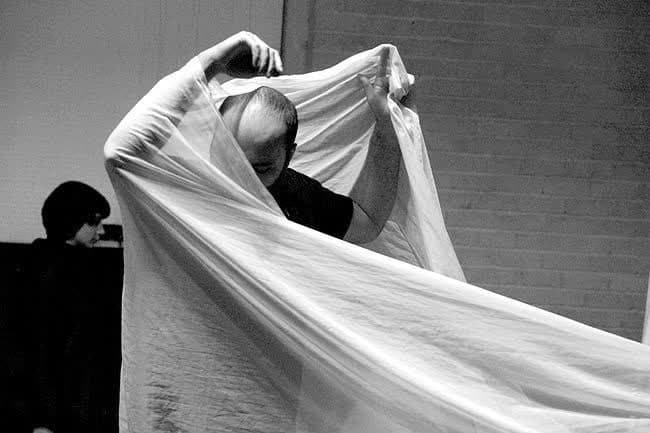 نقدی نو بر نمایش «راه باریک پشت کوه»