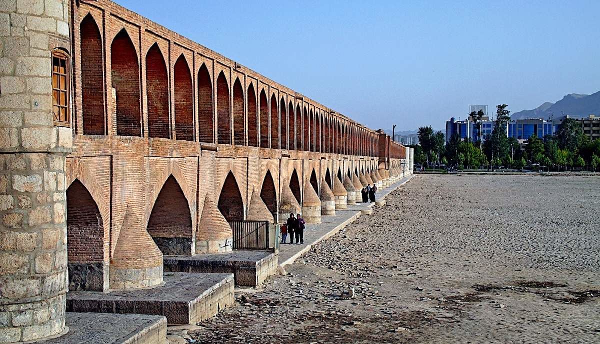 بحرانی ملی یا «فاجعه تمدنی»؟ مطالبه ورود دستگاه قضا، نقد موانع «عمدی» و فراخوان خودکفایی اصفهان