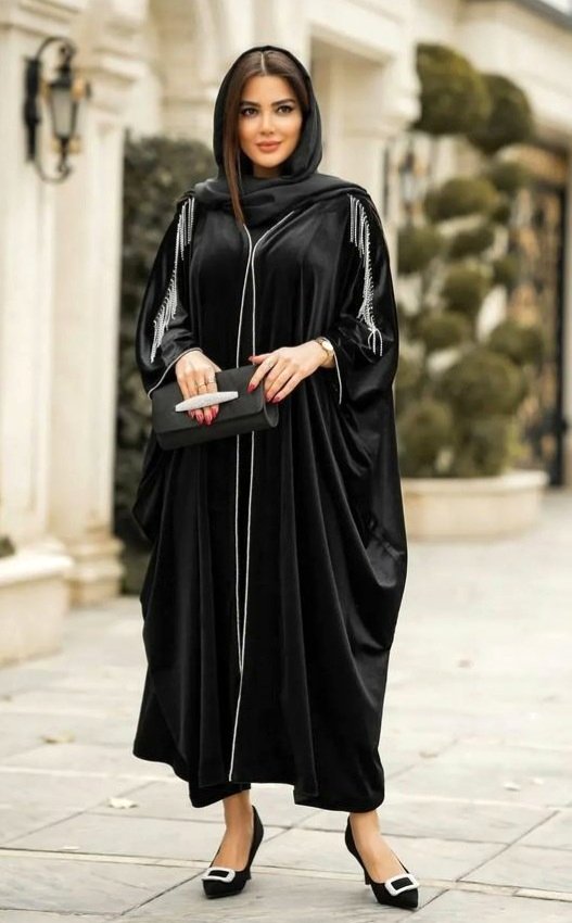 ۵۰ مدل مانتو عبایی جدید ۱۴۰۴ | شیک‌ترین طرح‌های دخترانه و مجلسی از اینستاگرام