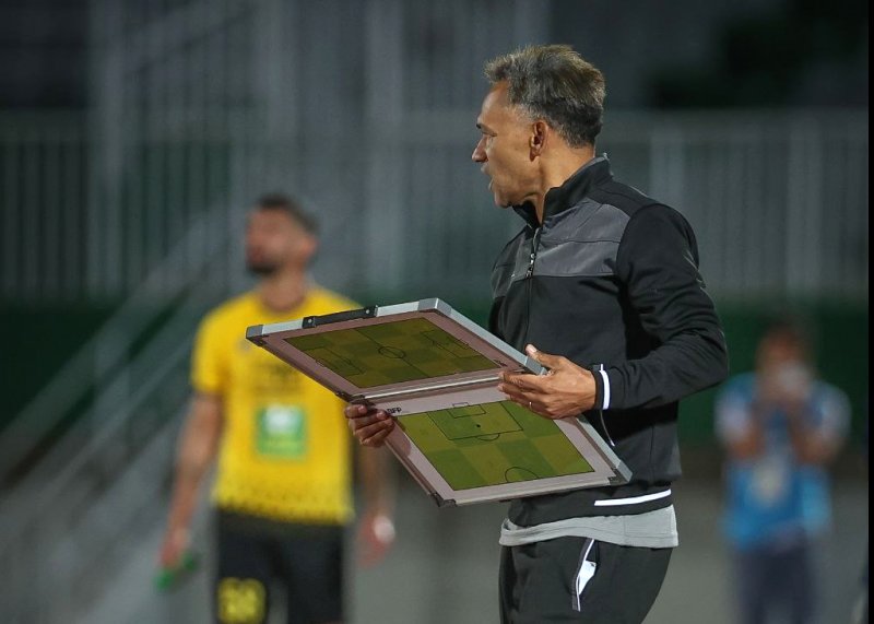 دوران پرنوسان آسیایی مورایس به کجا می رسد؟