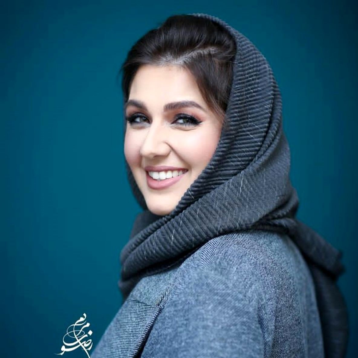 بیوگرافی و عکس های گلوریا هاردی