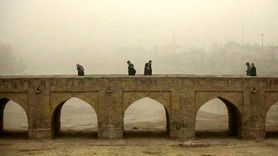 حبس نفس در یکشنبه سیاه اصفهان؛ هجوم هم‌زمان ریزگردها و گازهای سمی به ریه نصف‌جهان