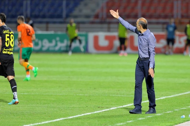 جنگ امشب سپاهان با محرم بر سر جام