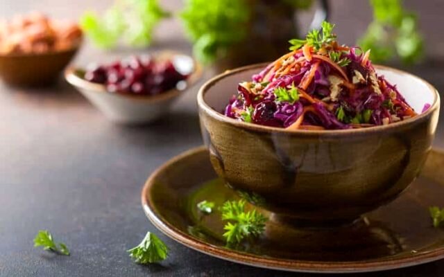 طرز تهیه سالاد انار و گردو با فیلم آموزشی