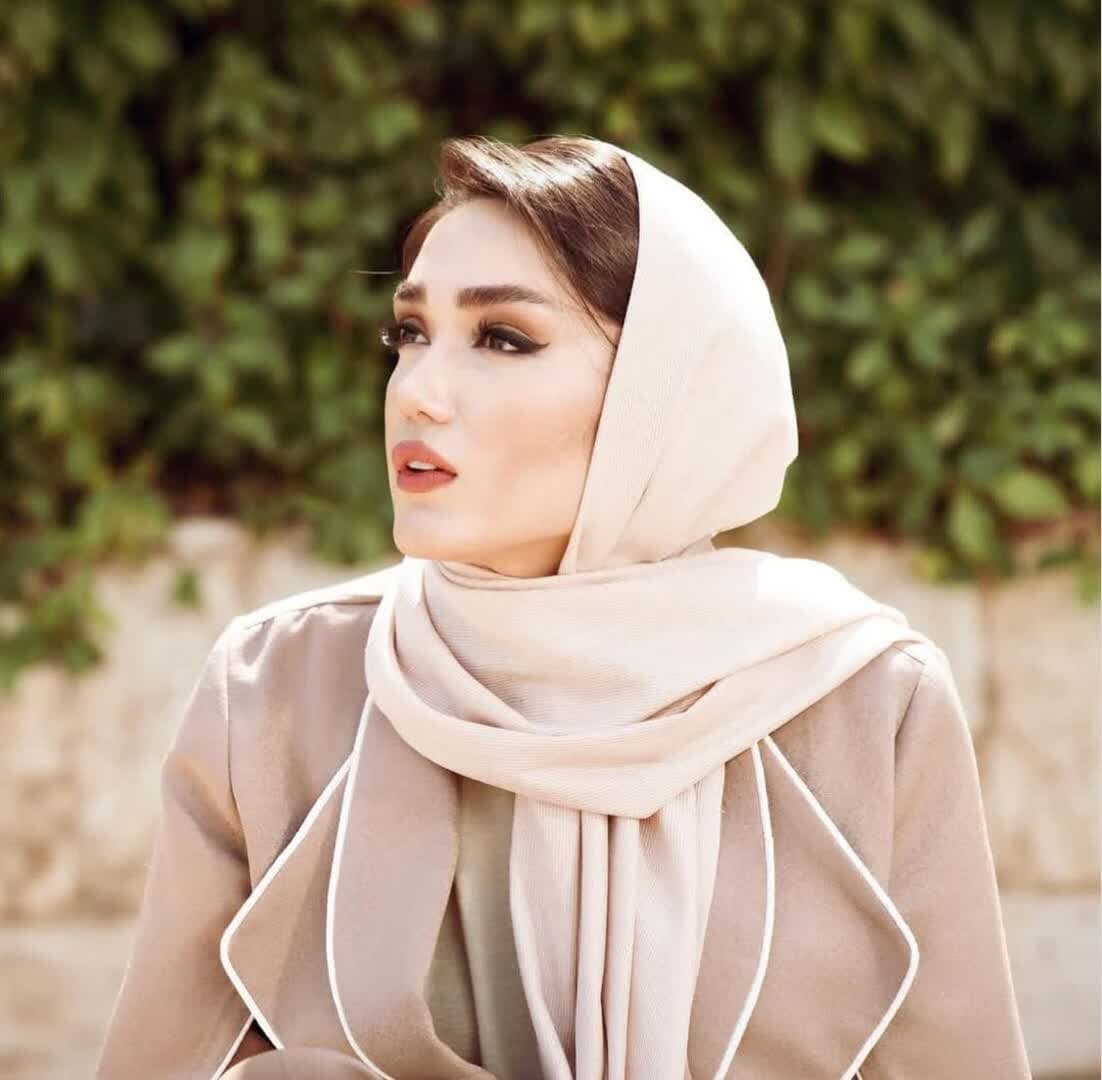 بیوگرافی فرزانه قاسم‌زاده بازیگر فیلم دایناسور