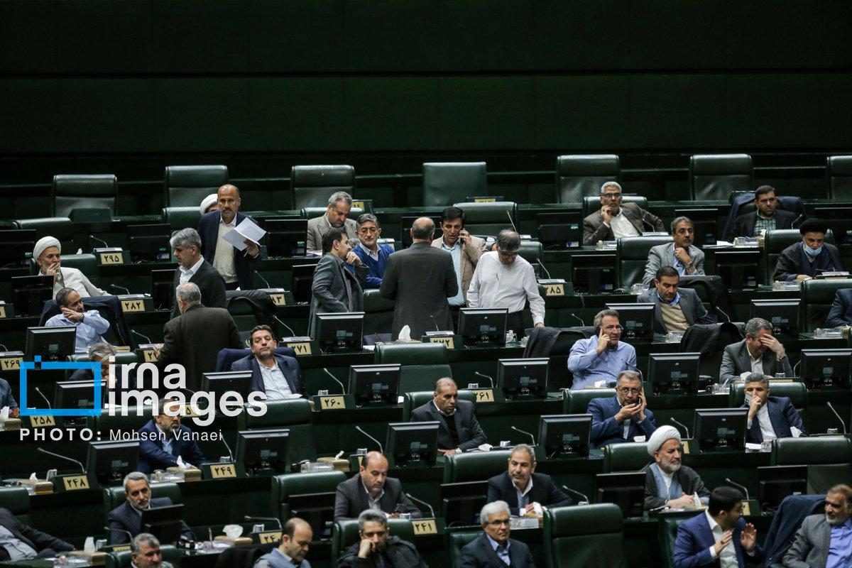 موافقت مجلس با تعطیلی رسمی پنجشنبه‌ها در کشور