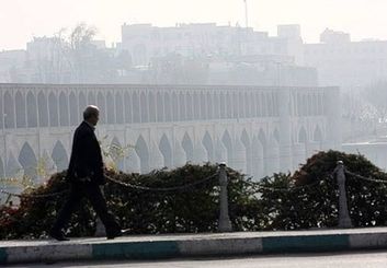 هوای اصفهان روی خط «سالم» با ۱۴ ایستگاه خاموش؛ وضعیت کاشان «خطرناک» شد