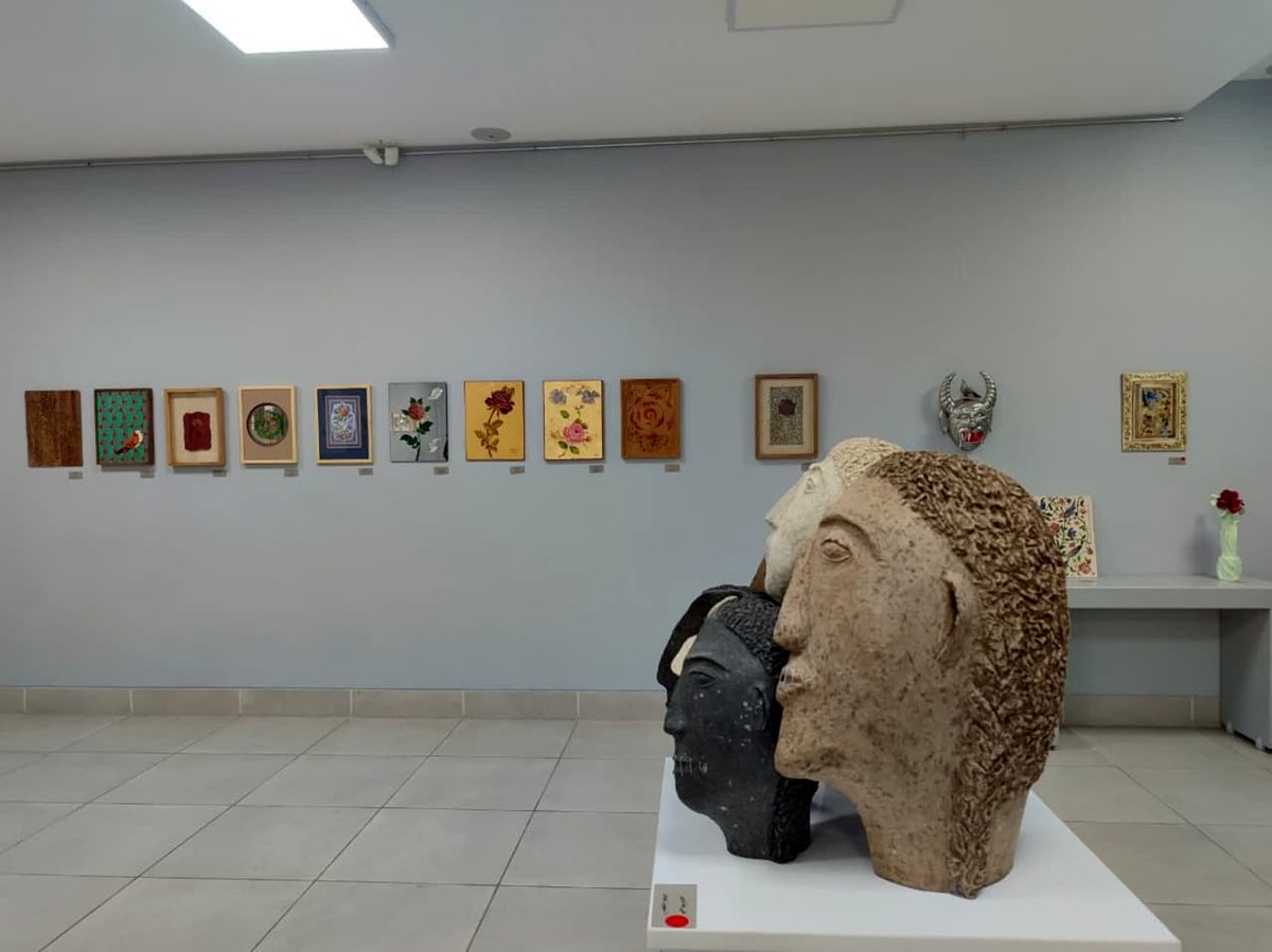 دیدار با یک شاخه گل سرخ