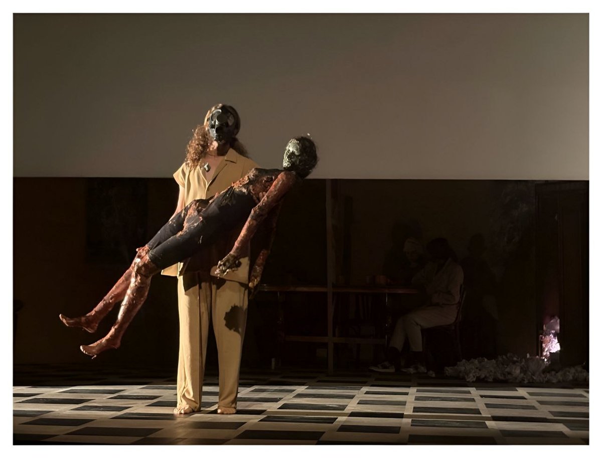 مادر مخوف؛ بدنِ روایت، سکوتِ سیاست ورز 