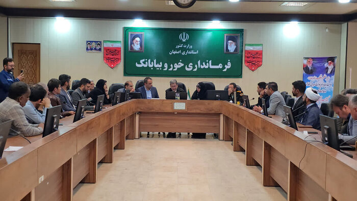 ۱۵ ساعت عملیات برای احیای شرق اصفهان؛ اختصاص ۳۲۰۰ میلیارد تومان اعتبار به خوروبیابانک