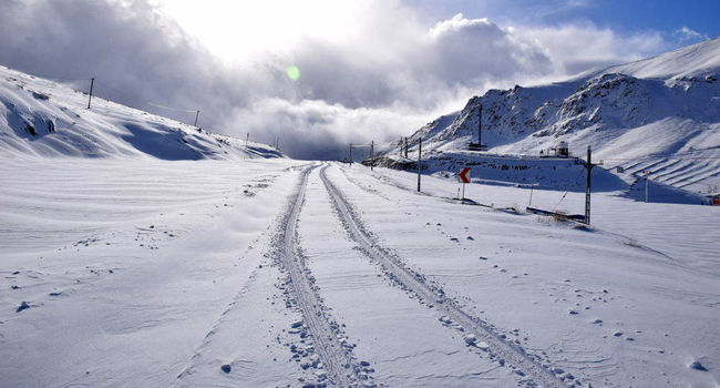ثبت دمای منفی ۲۱ درجه در بویین‌میاندشت؛ جزئیات عملیات سنگین انتقال ۱۱ هزار تن برف در داران