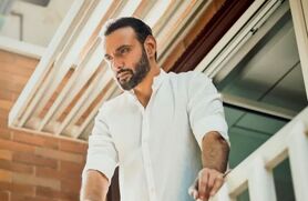 بیوگرافی امیر علی دانایی بازیگر نقش دکتر بهاروند در سریال ذهن زیبا