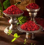  10 خواص شگفت انگیز زرشک؛ چه کسانی نباید آب زرشک بخورند؟